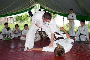 http://karate.vseverske.ru/images/Altai_2011/altai_2011_115.jpg