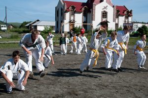 http://karate.vseverske.ru/images/Altai_2011/altai_2011_137.jpg