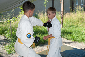 http://karate.vseverske.ru/images/Altai_2011/altai_2011_173.jpg