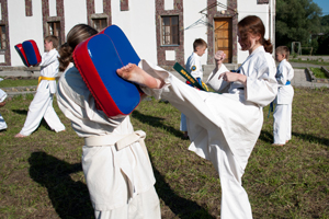 http://karate.vseverske.ru/images/Altai_2011/altai_2011_194.jpg